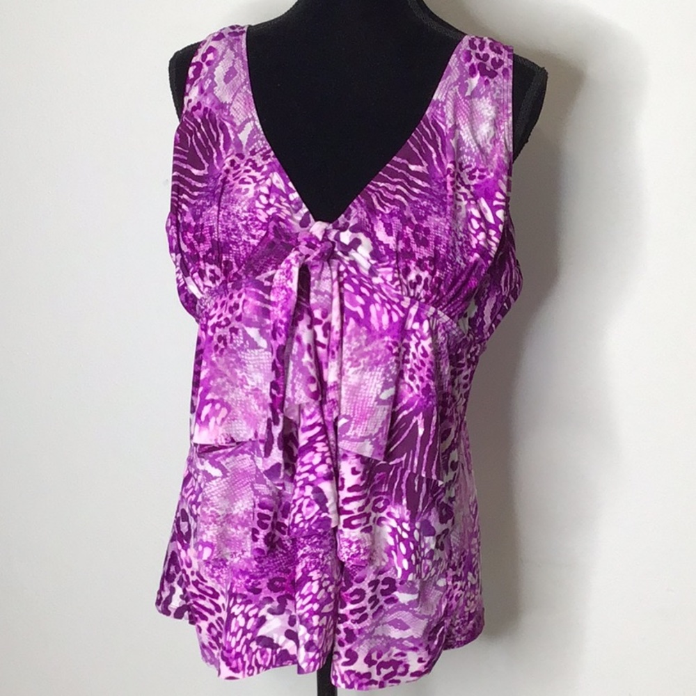 Simply Fit size 3X swim top purple pink white. Adjustable straps built in bra